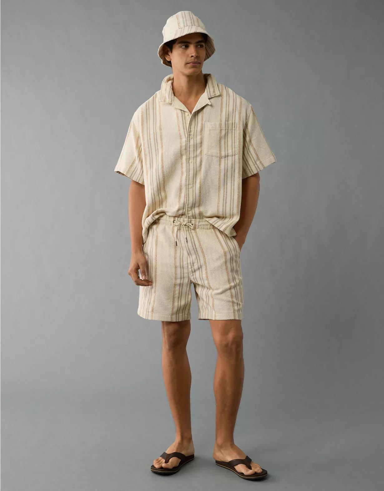 AE 7" Lived-In Trekker Short Product Image