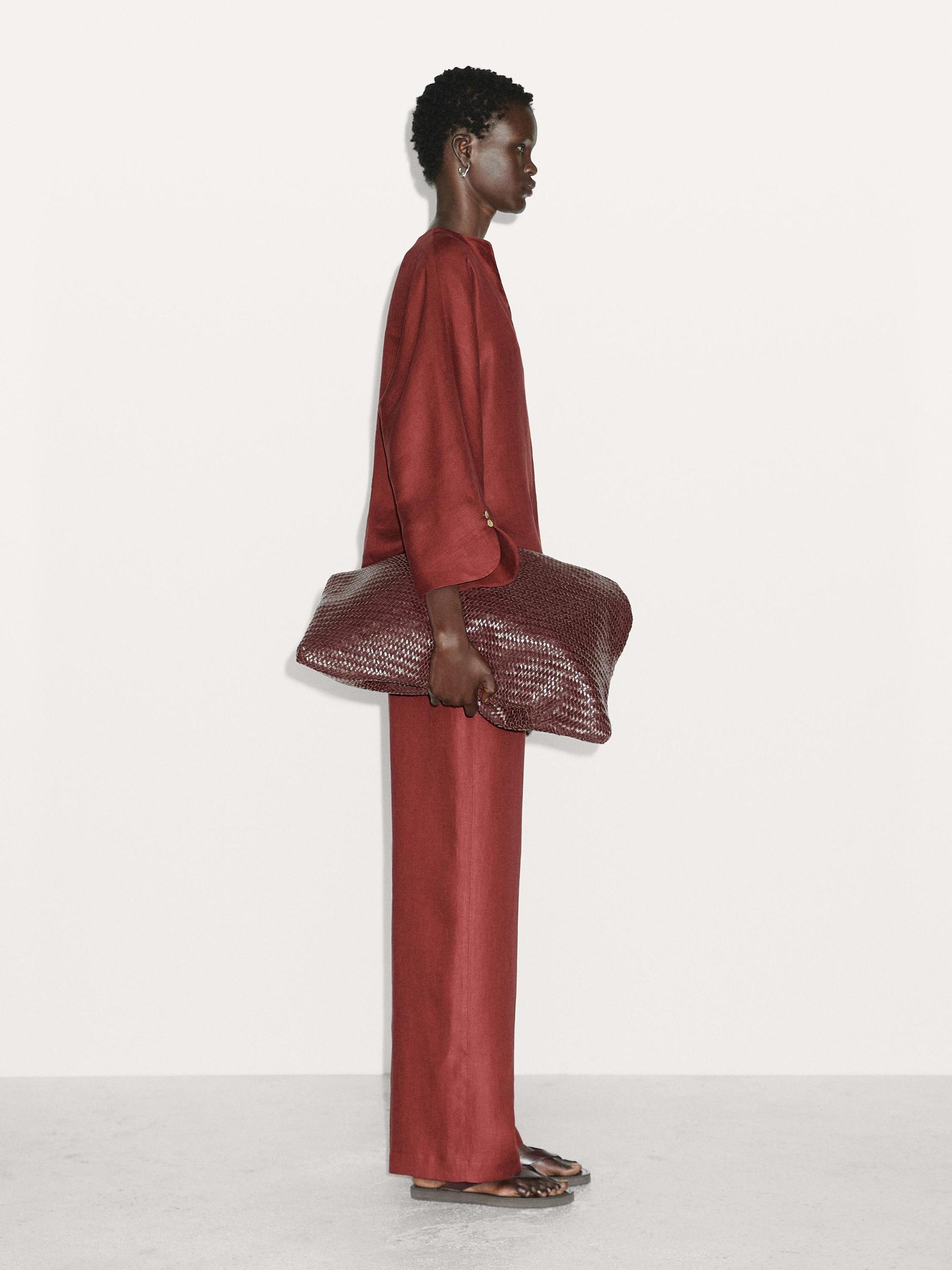 100% linen V-neck blouse Product Image