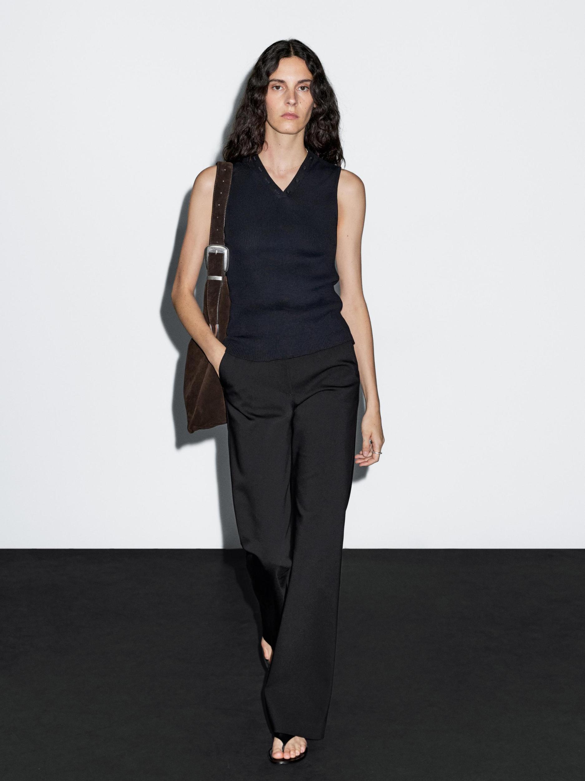 Ribbed top with collar detail Product Image