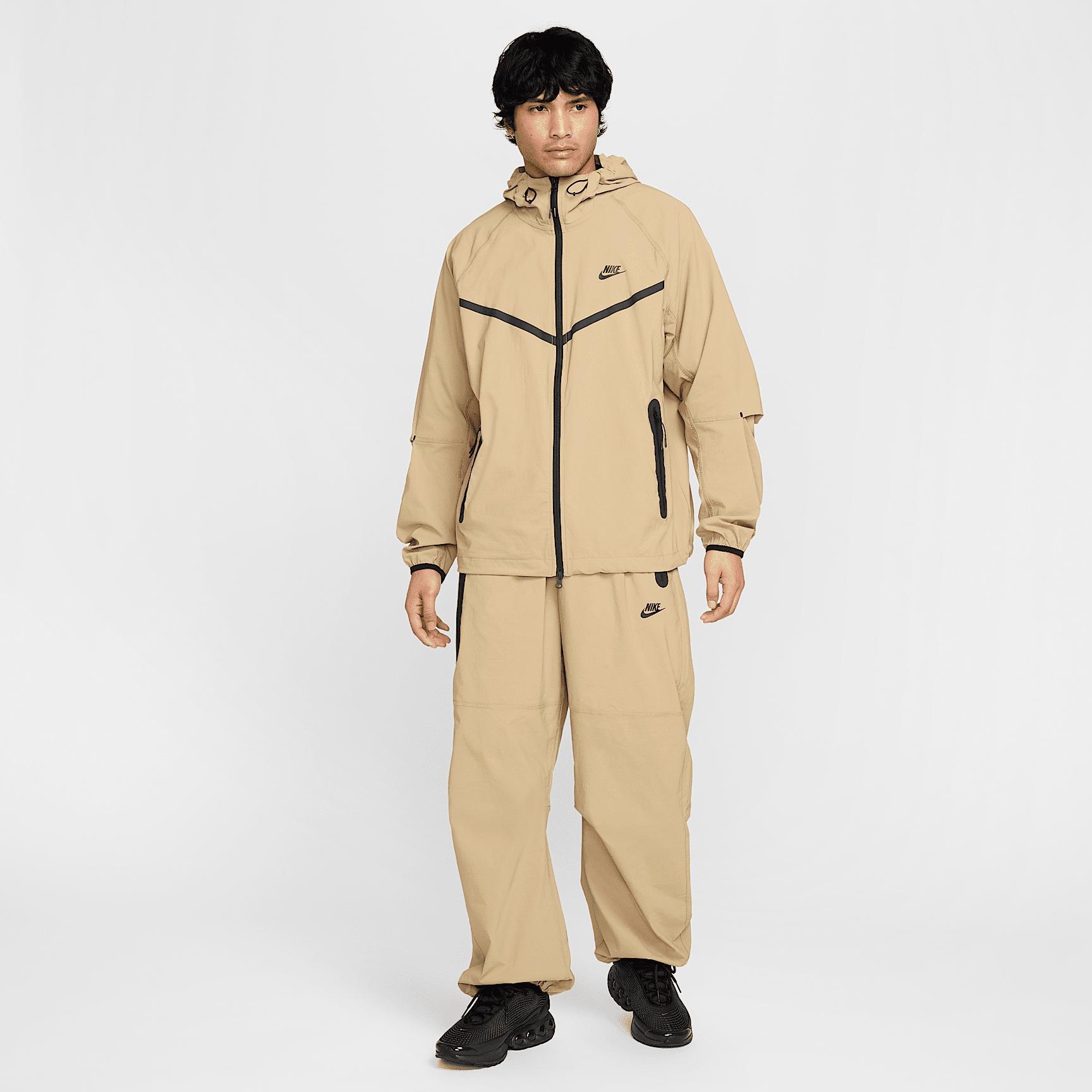 Nike Men's Tech Woven Oversized Pants Product Image