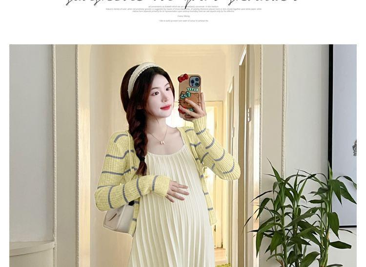 Maternity Spaghetti Strap Plain Accordion Pleat Midi A-Line Dress Product Image