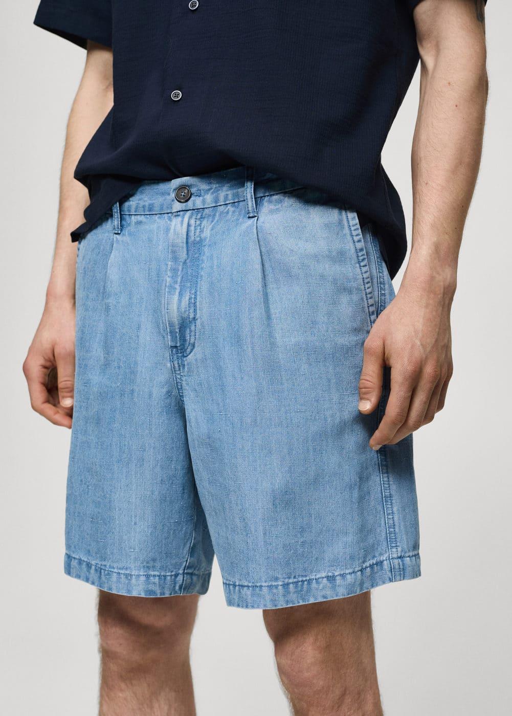 Hemp and lyocell-blend pleated bermuda shorts - Men | MANGO USA Product Image