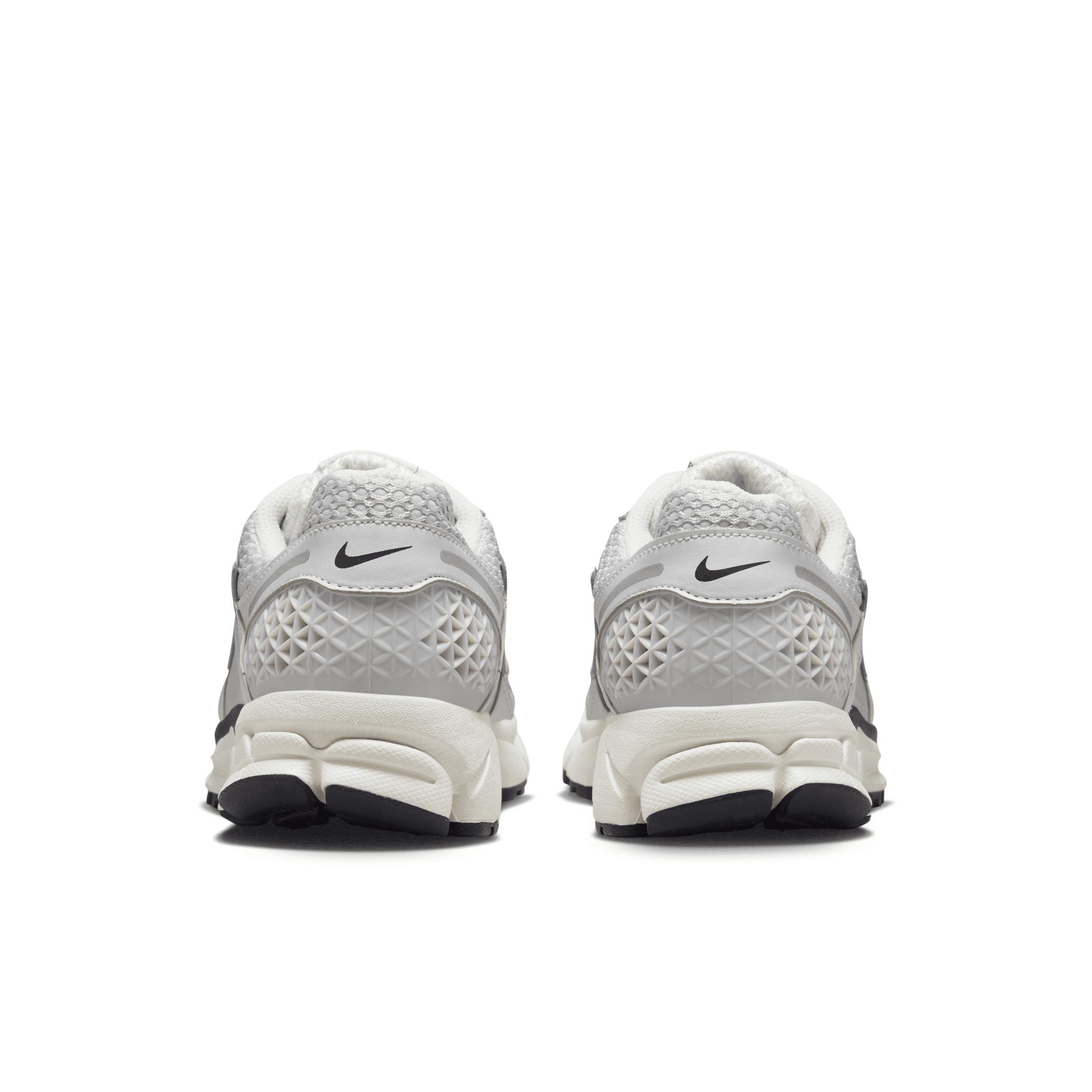 Nike Women's Zoom Vomero 5 Shoes Product Image