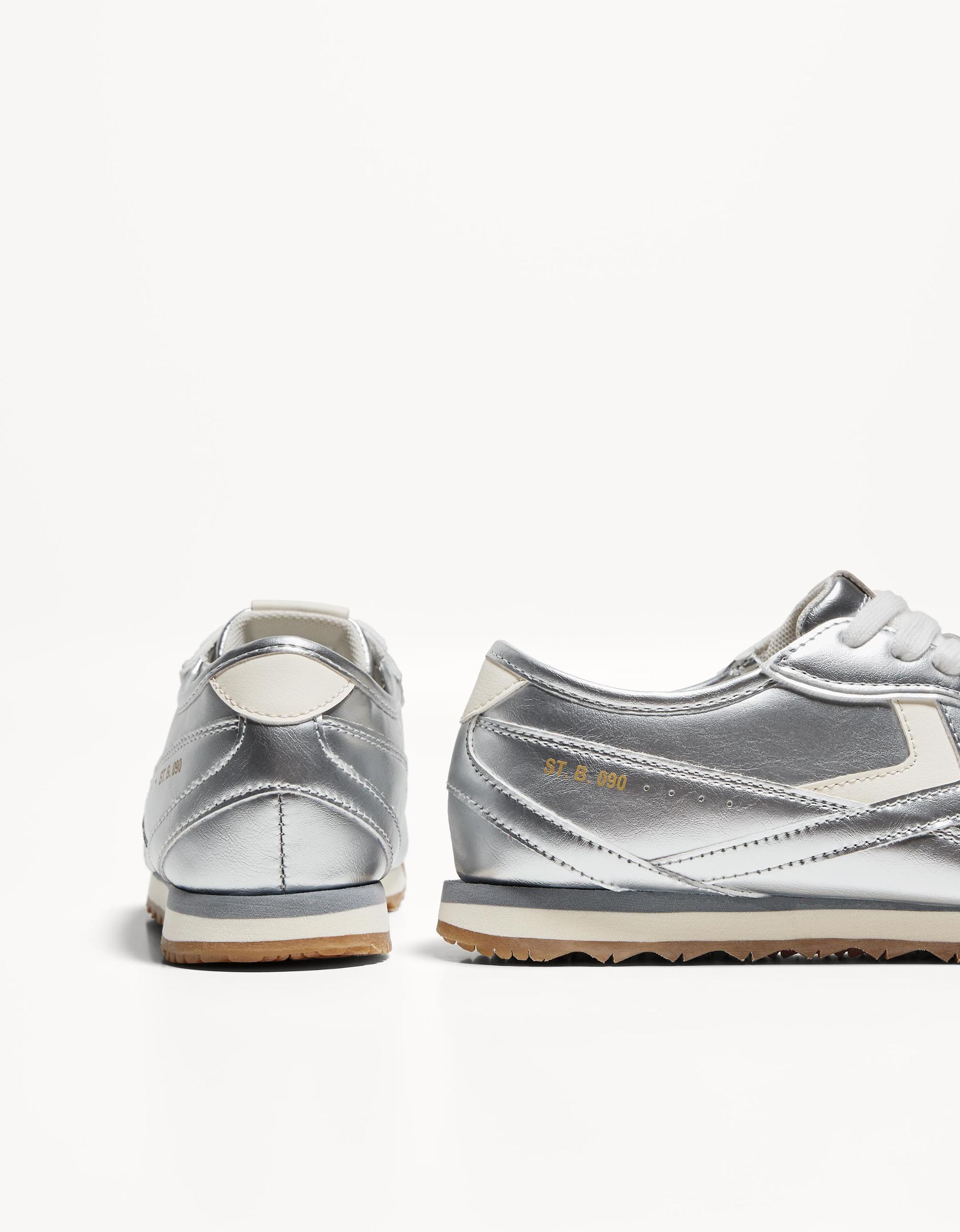 Retro sneakers Product Image