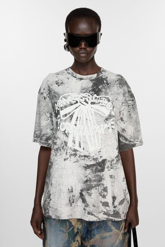 T-shirt plaster print Product Image