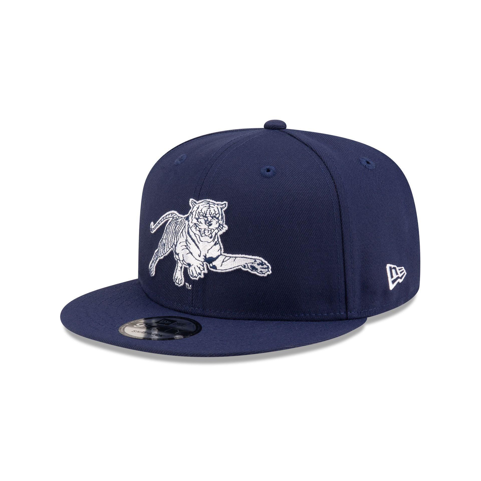 Rayados Retro Pinstripe 59FIFTY Fitted Hat Male Product Image
