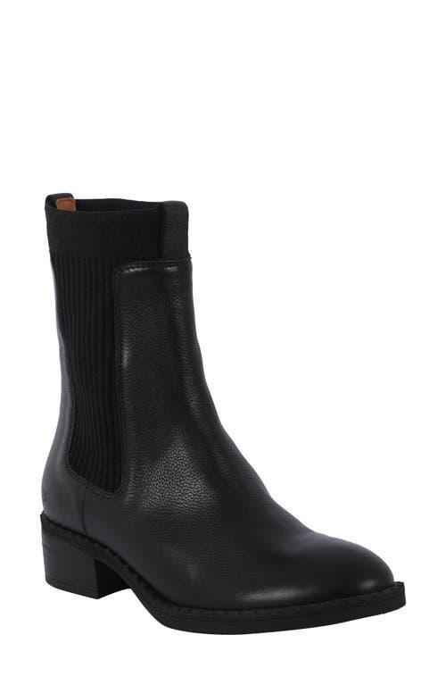 Gentle Souls by Kenneth Cole Womens Bernadette Pull On Chelsea Boots Product Image