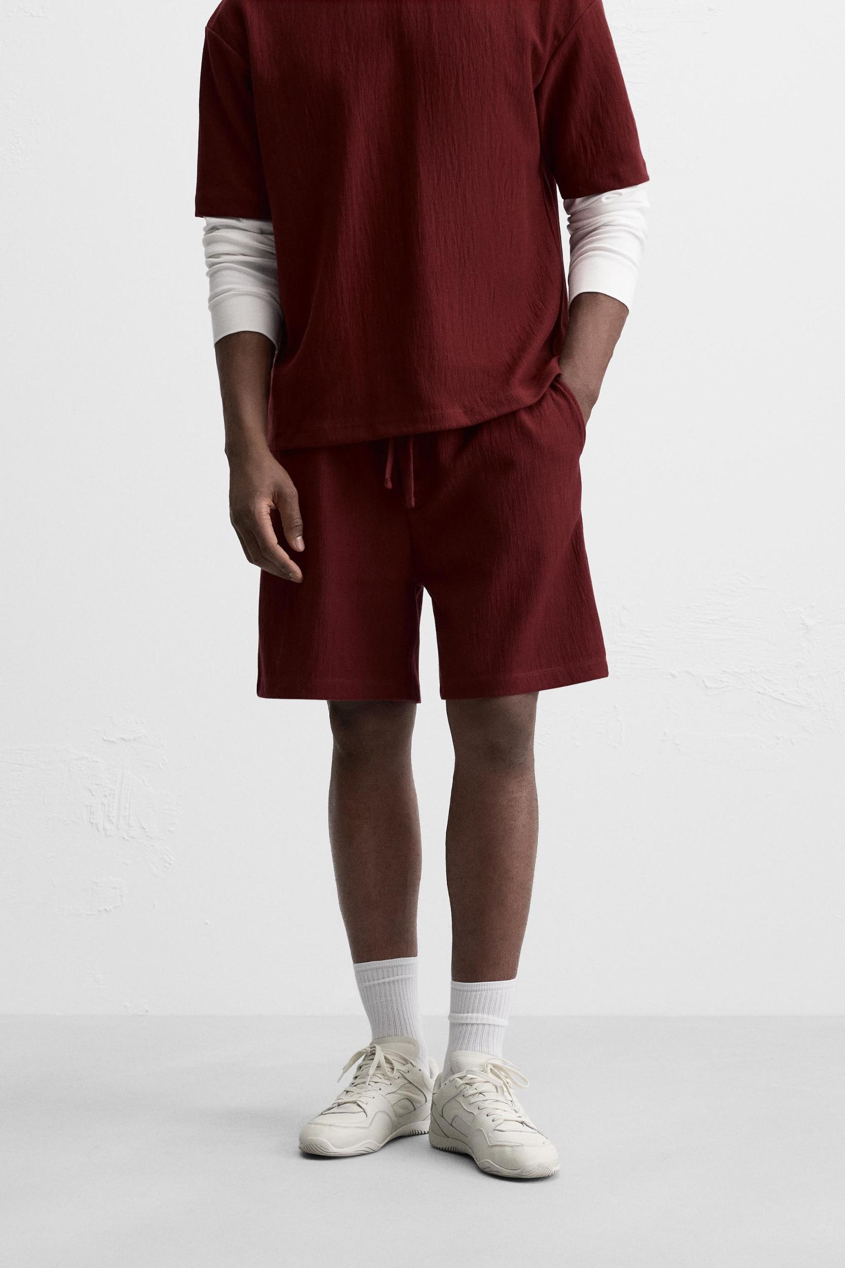 TEXTURED JOGGER SHORTS Product Image