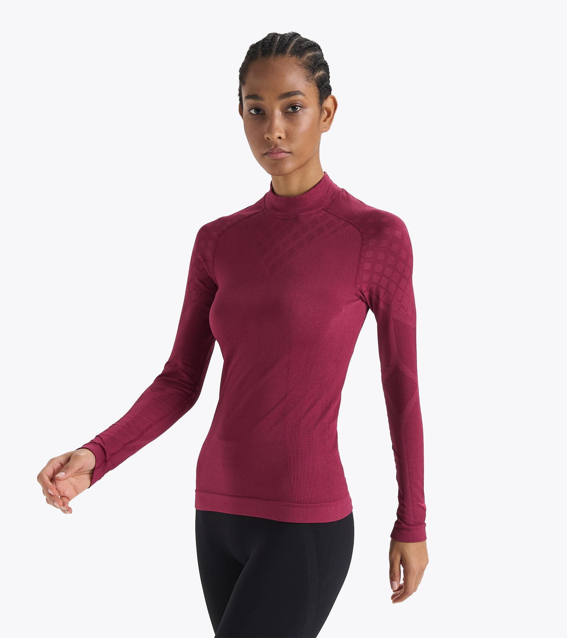 L. TURTLE NECK ACT Product Image