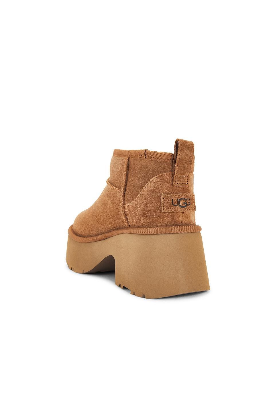 Classic Ultra Mini New Heights Boot UGG Product Image