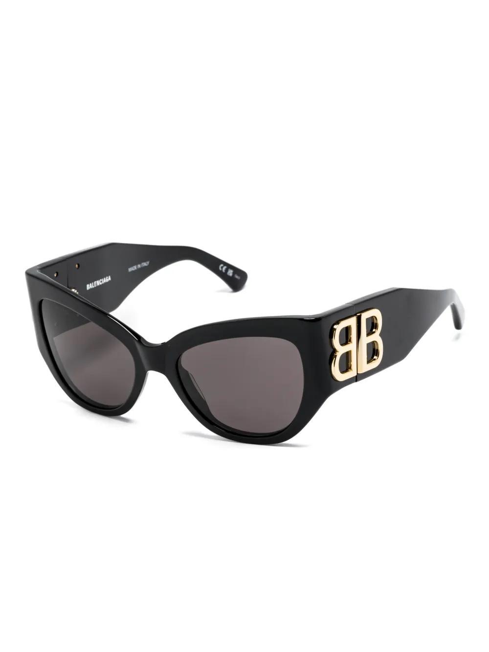 logo-plaque cat-eye sunglasses Product Image