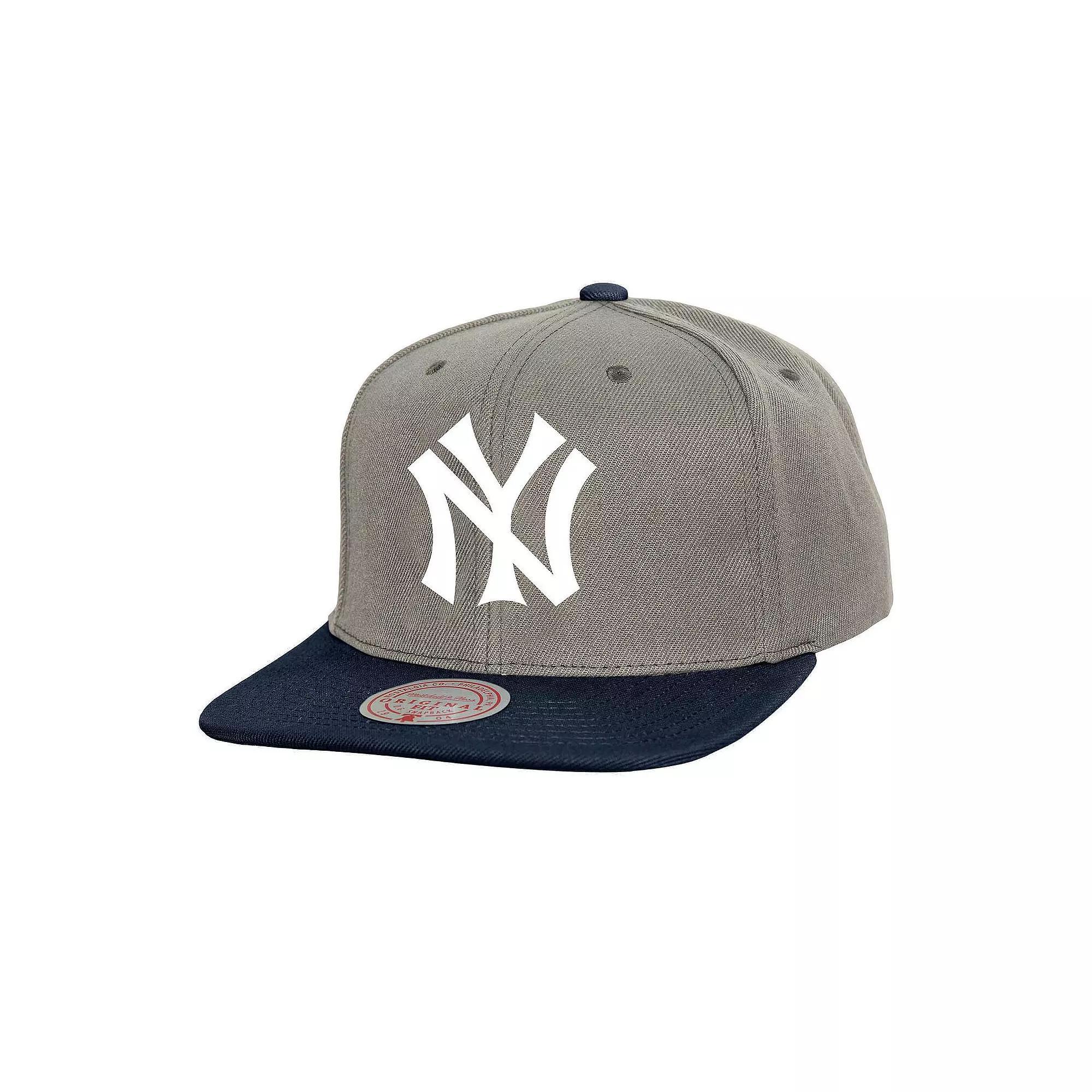 Men's Mitchell & Ness Gray New York Yankees Cooperstown Collection Basic Flip Snapback Hat, Grey Product Image