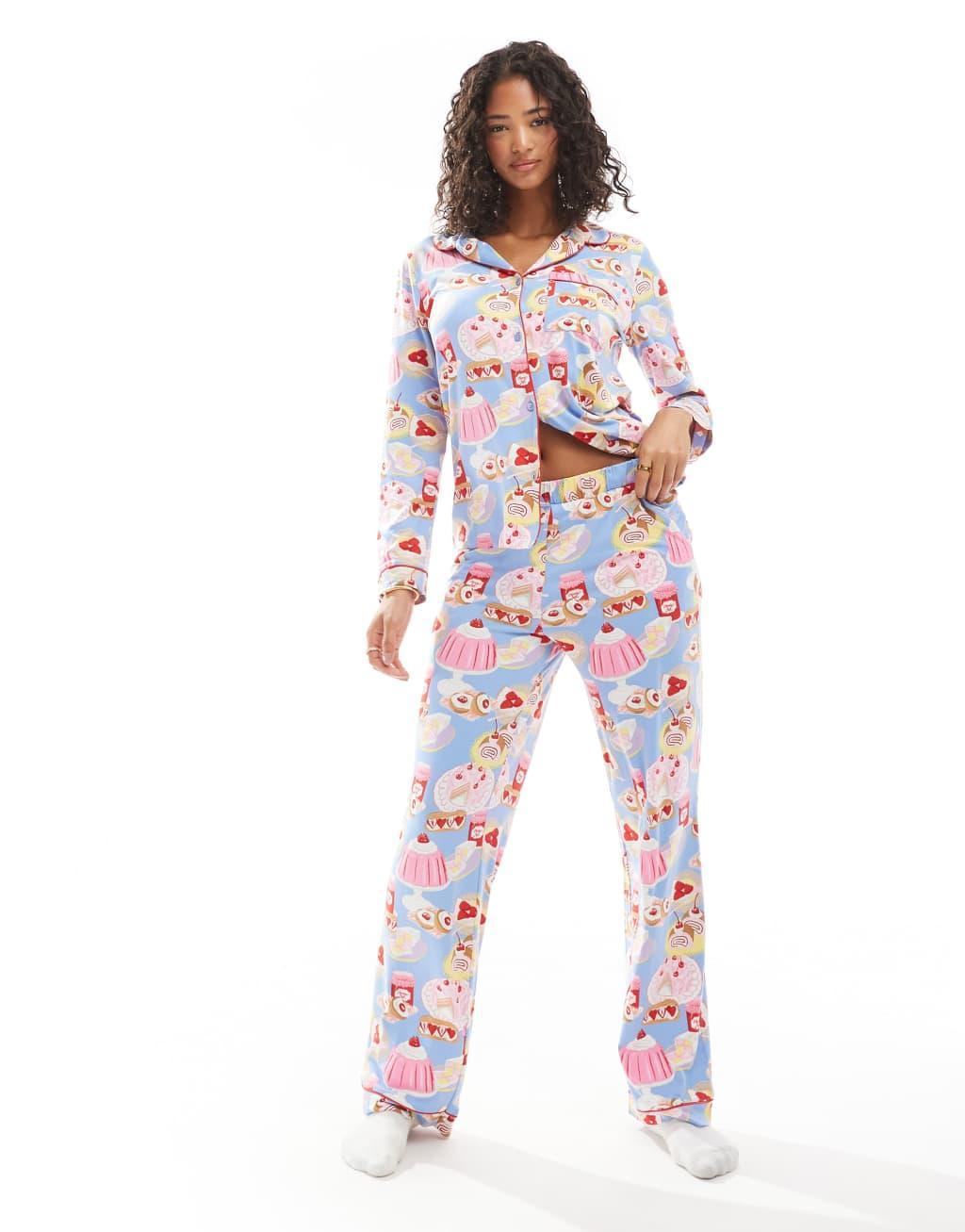 Chelsea Peers poly long sleeve revere top and pants pajama set in dessert print Product Image