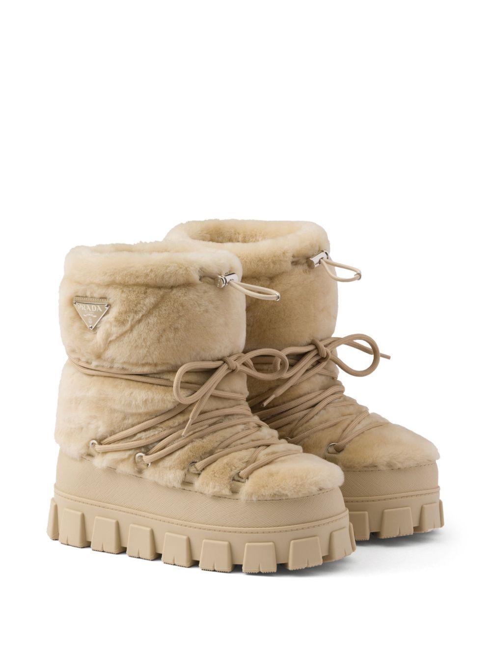 Après ski shearling boots Product Image