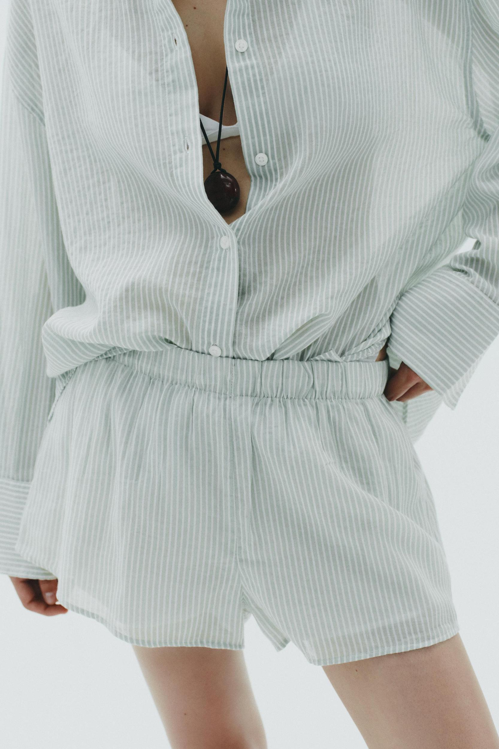 STRIPED GAUZE PAJAMA SHORTS Product Image