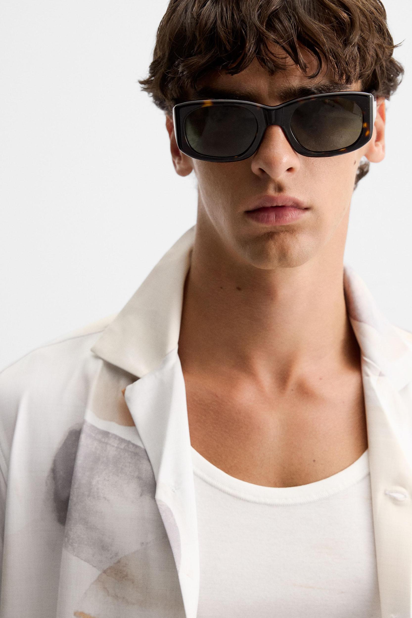 ABSTRACT PRINT STRETCH SHIRT Product Image