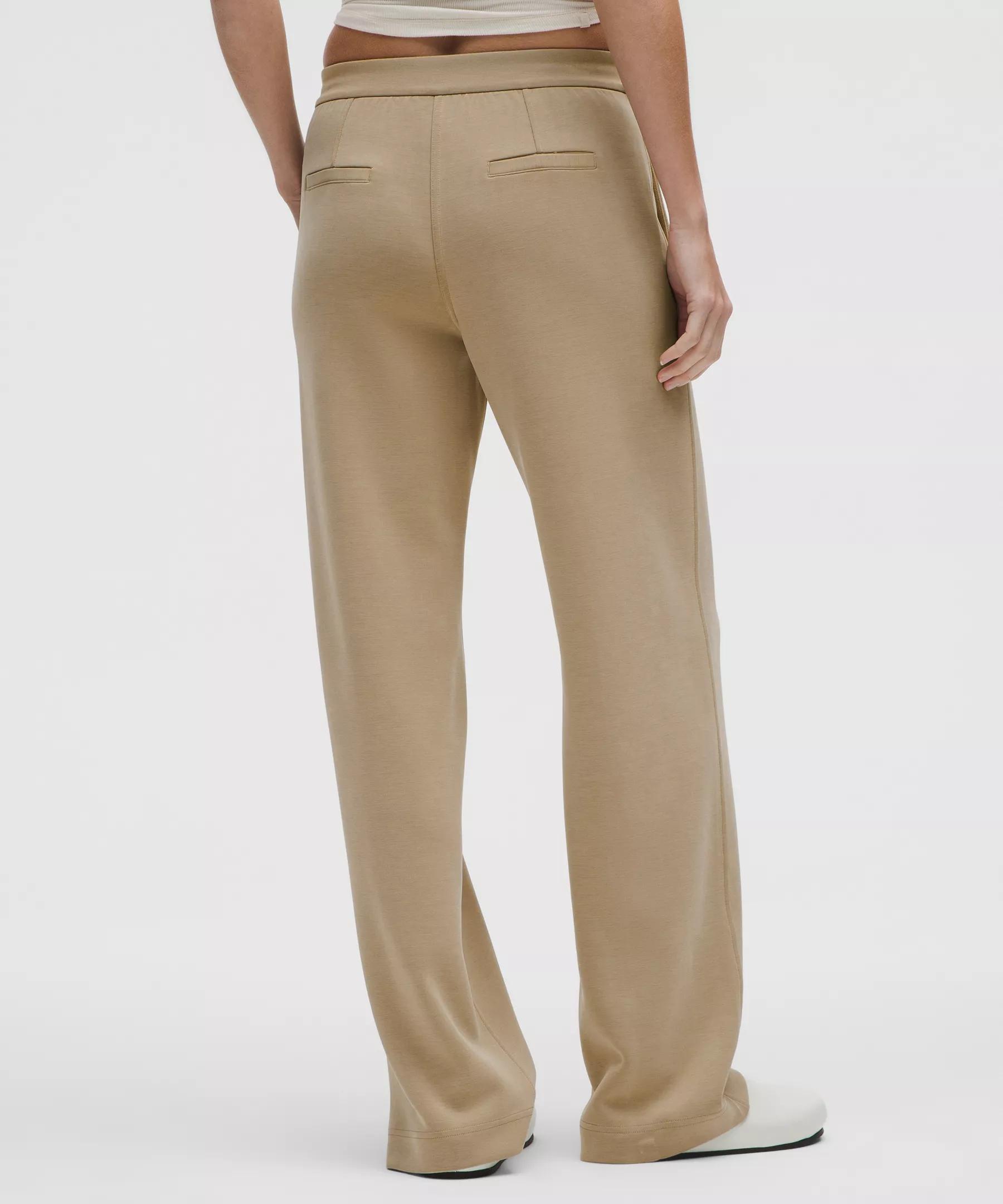 Softstreme Pintuck Mid-Rise Pant *Regular Product Image