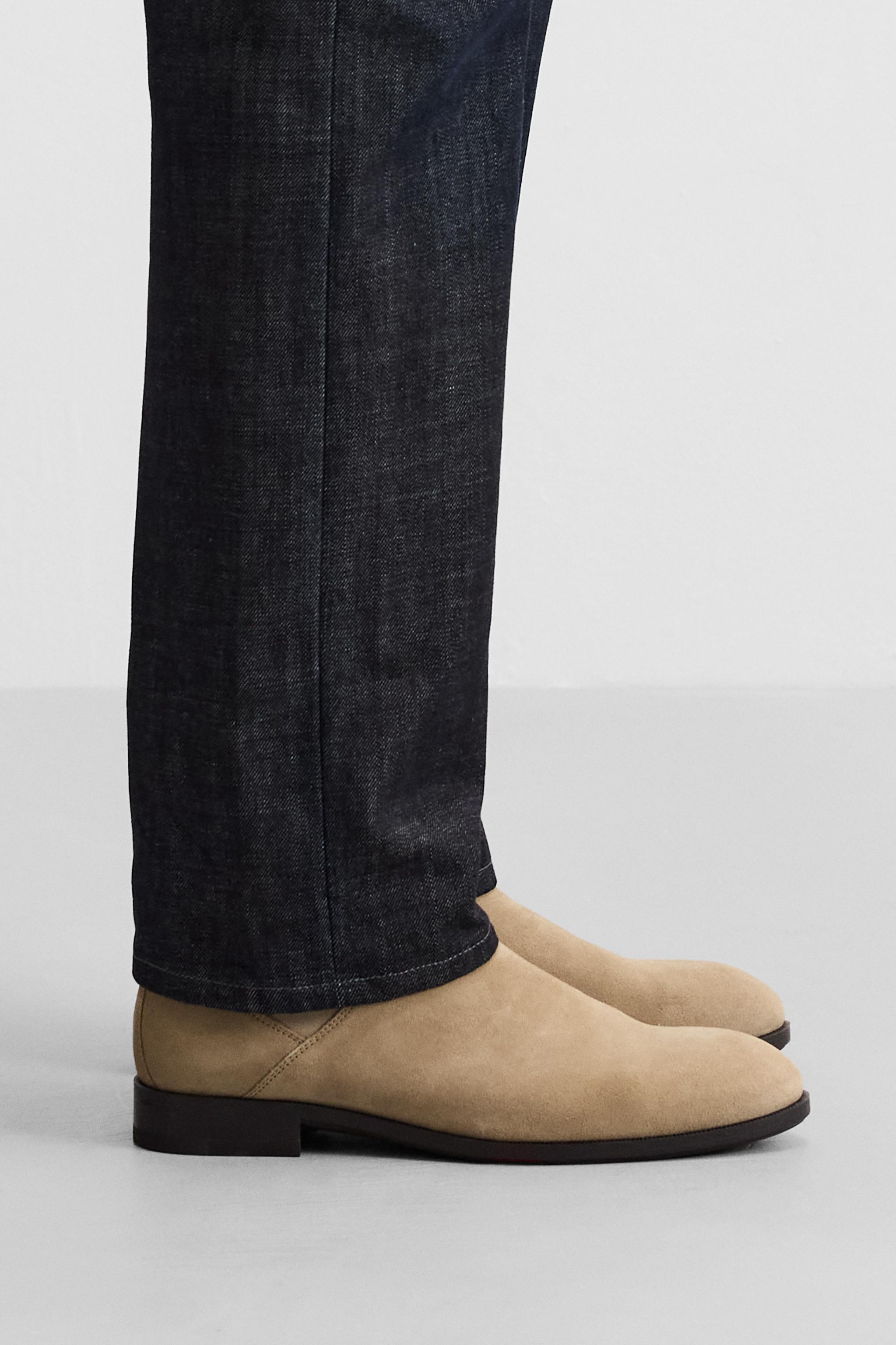 LEATHER CHELSEA BOOTS Product Image