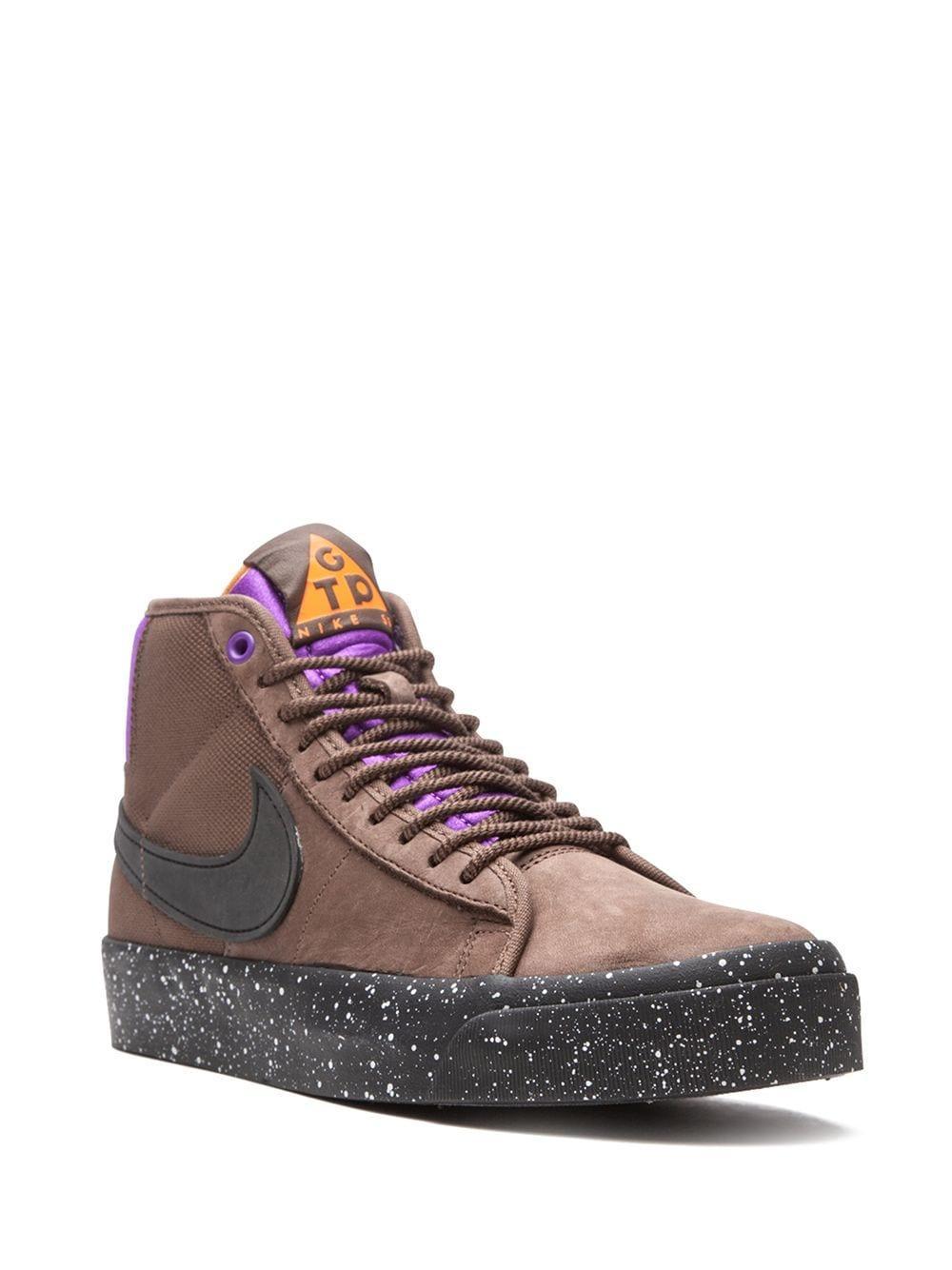 Sb Zoom Blazer Mid Sneakers In Brown Product Image