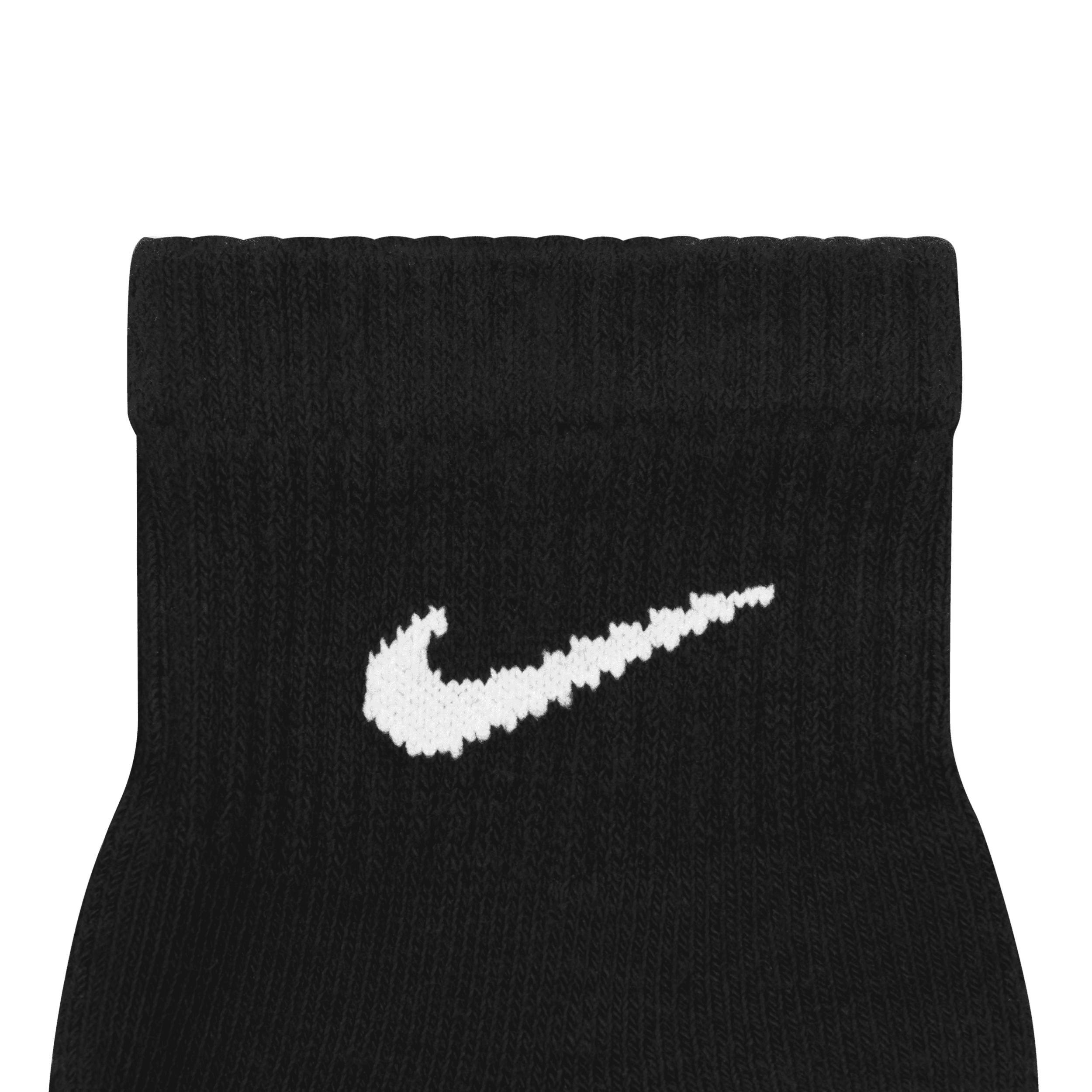 Nike Everyday Plus Cushioned 6-Pack Quarter Training Socks Product Image