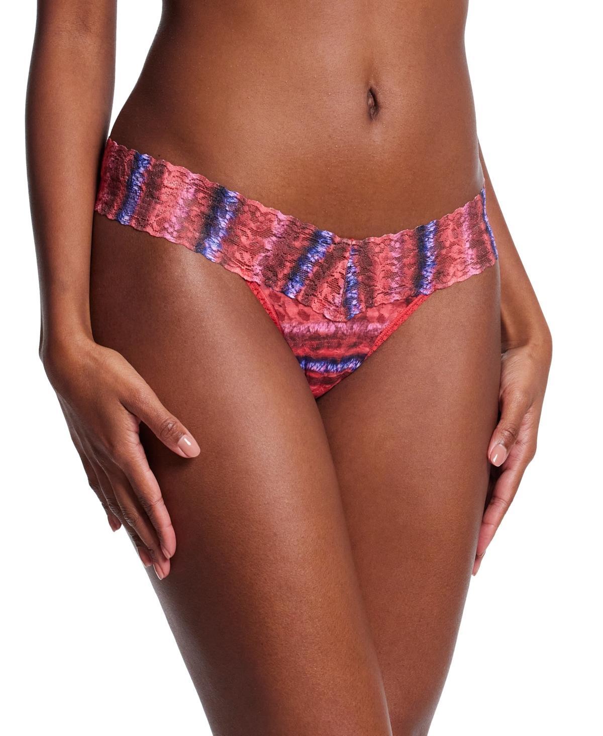 Signature Lace Low Rise Printed Thong Product Image