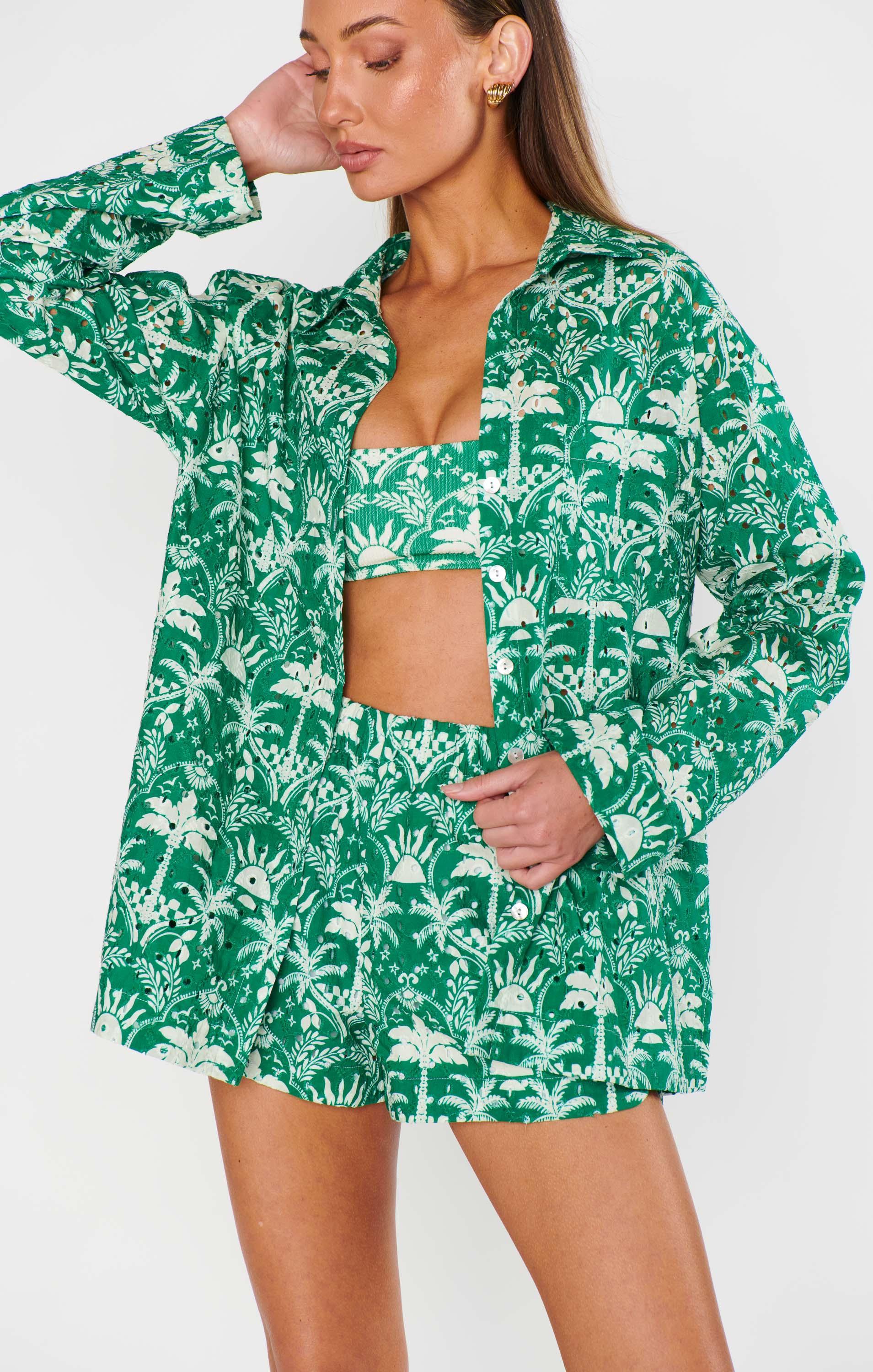 Carry On Button Down ~ Tiki Palms Product Image