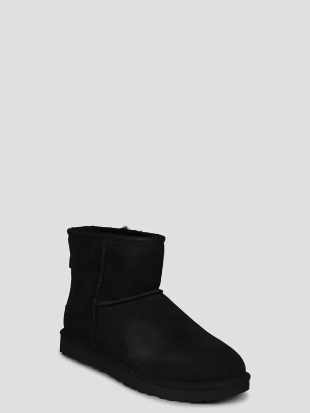 Suede Classic Mini Ii Boots In Black Product Image