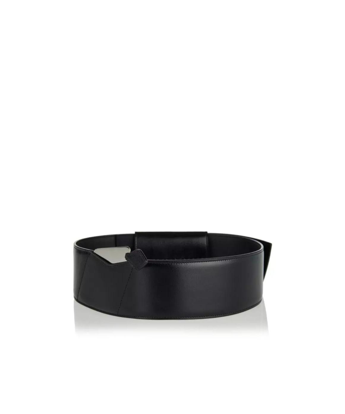 ALAÏA Knot Leather Belt In Black Product Image