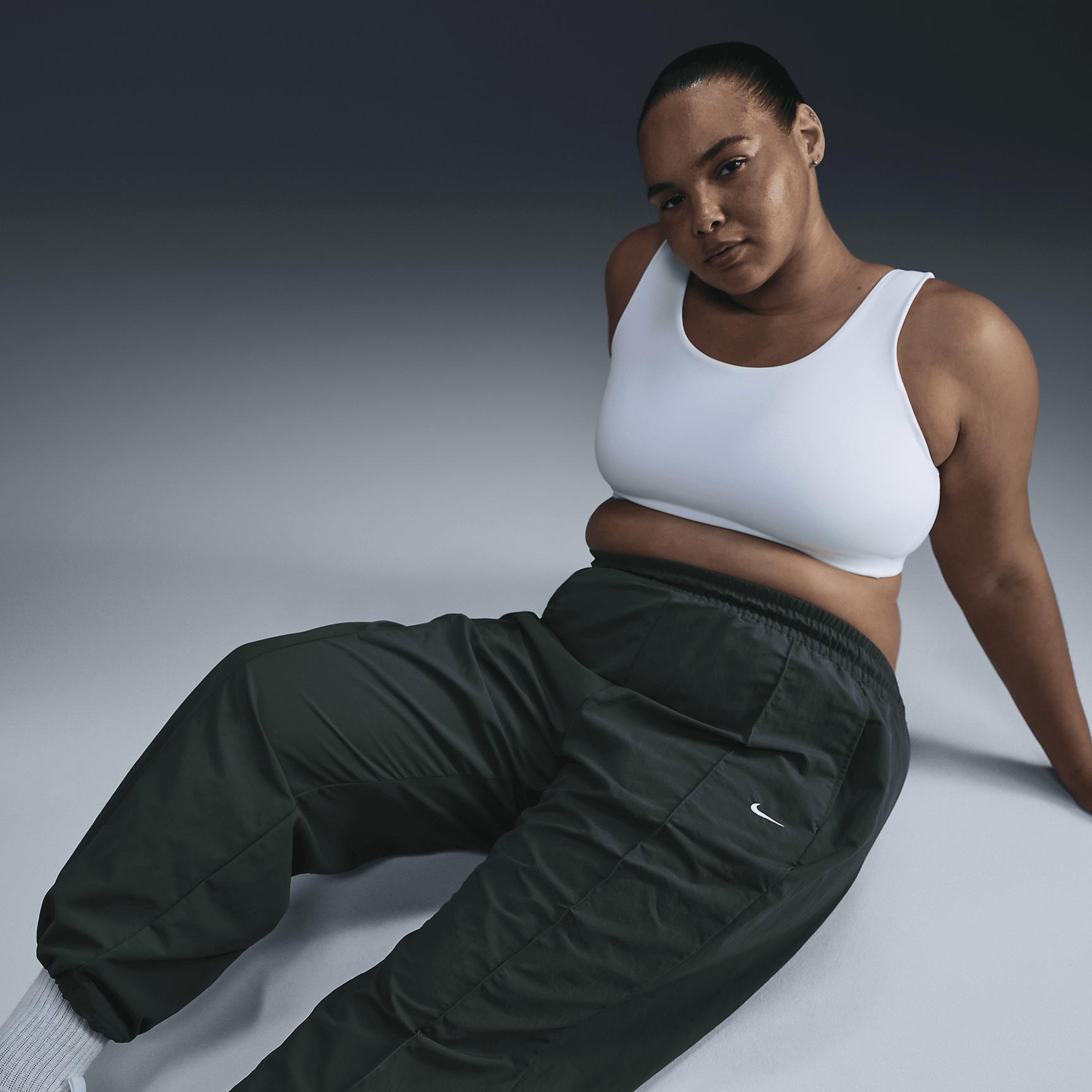Nike Sportswear Everything Wovens Women's Mid-Rise Open-Hem Pants (Plus Size) Product Image