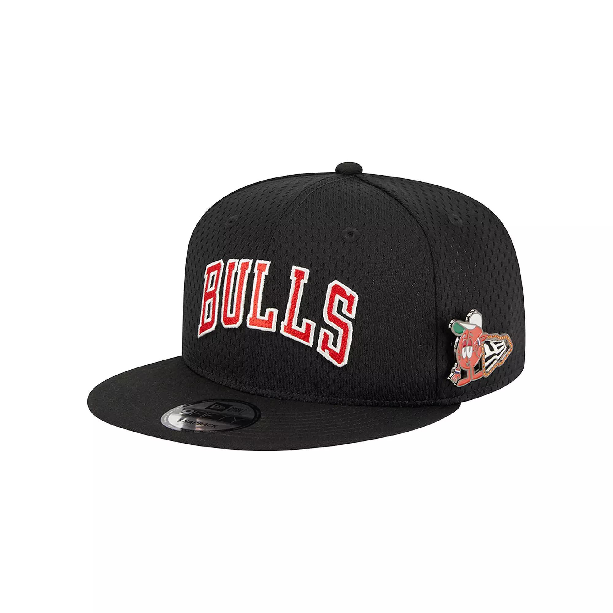 Men's New Era Black Chicago Bulls Post-Up Pin Mesh 9FIFTY Snapback Hat Product Image