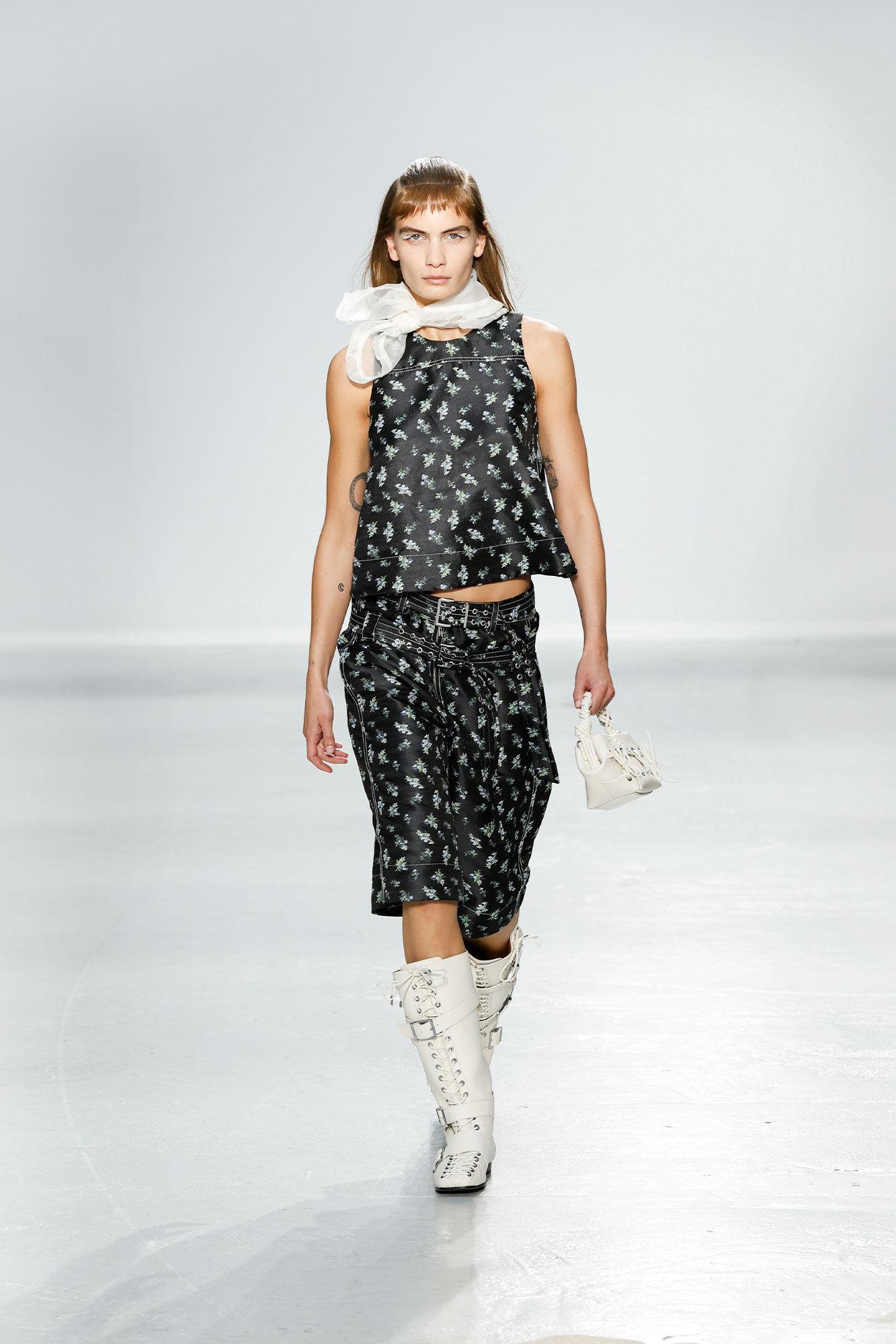 Floral Jacquard Shorts Product Image