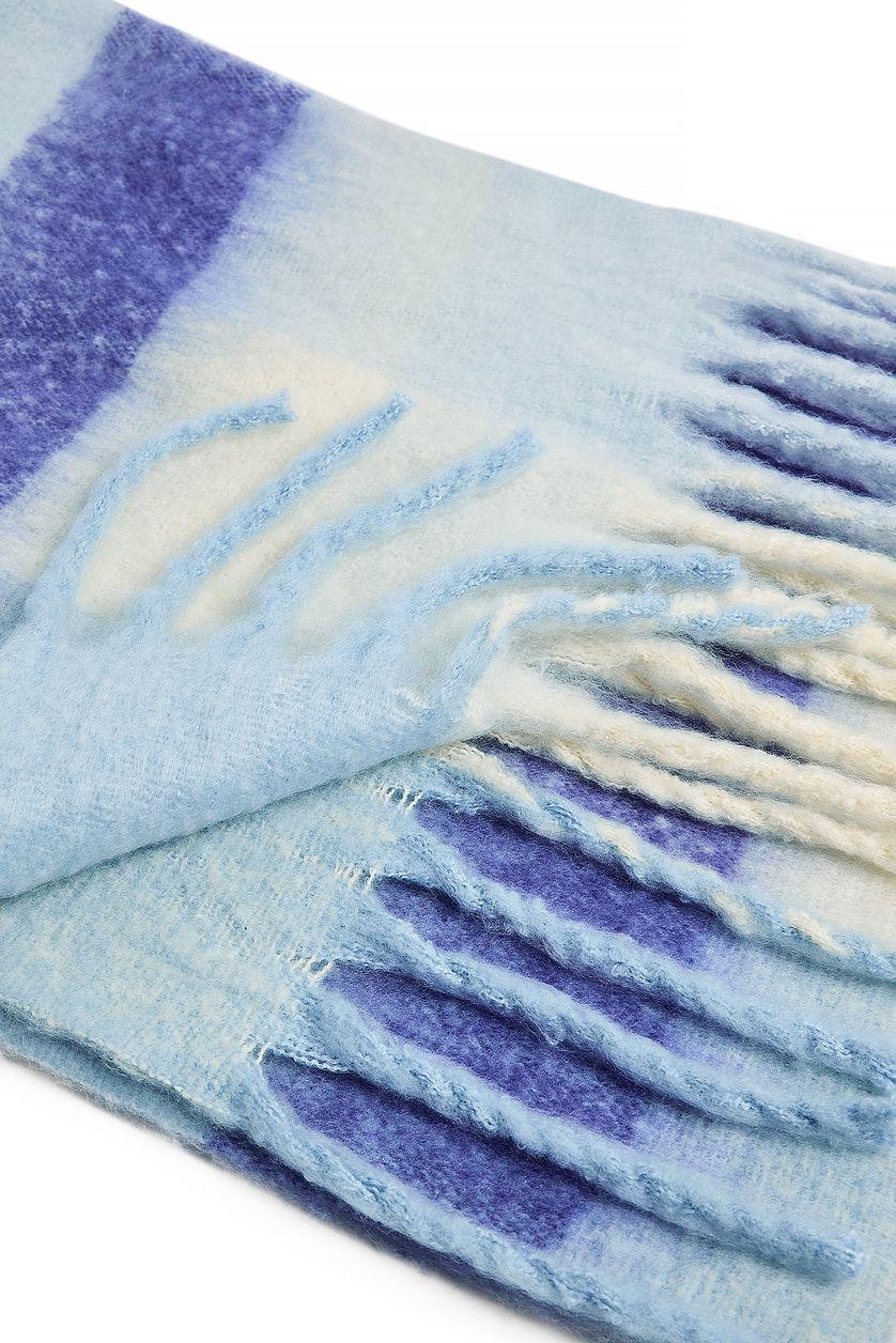 Checkered Scarf Product Image