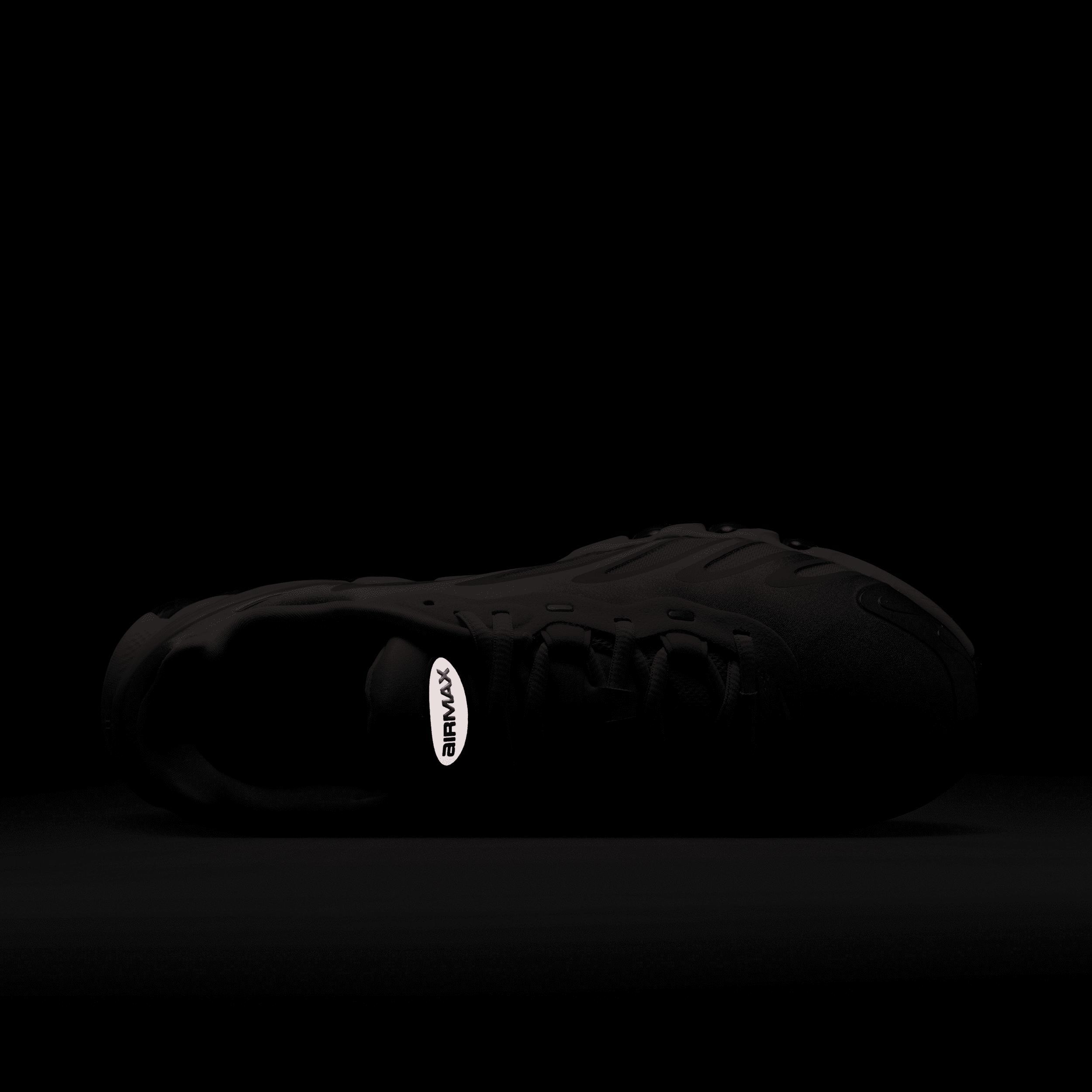 Nike Womens Air Max Dn Shoes | HF5509-900 Product Image