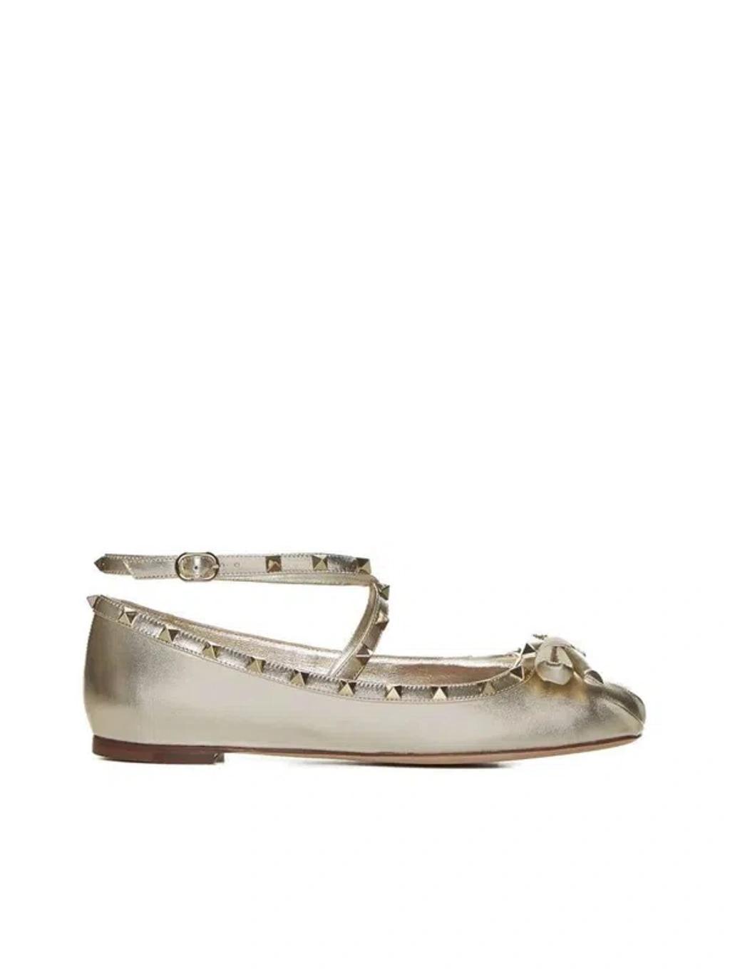 VALENTINO GARAVANI Rockstud Balleria In Platino Product Image