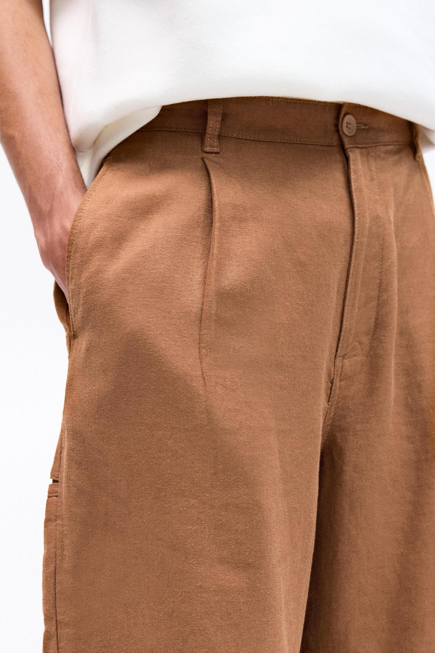 Baggy linen blend Bermuda shorts Product Image