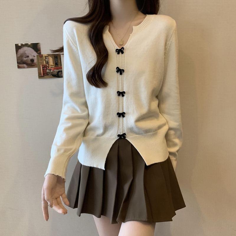 Long-Sleeve V-Neck Bow Detail Knit Top Product Image