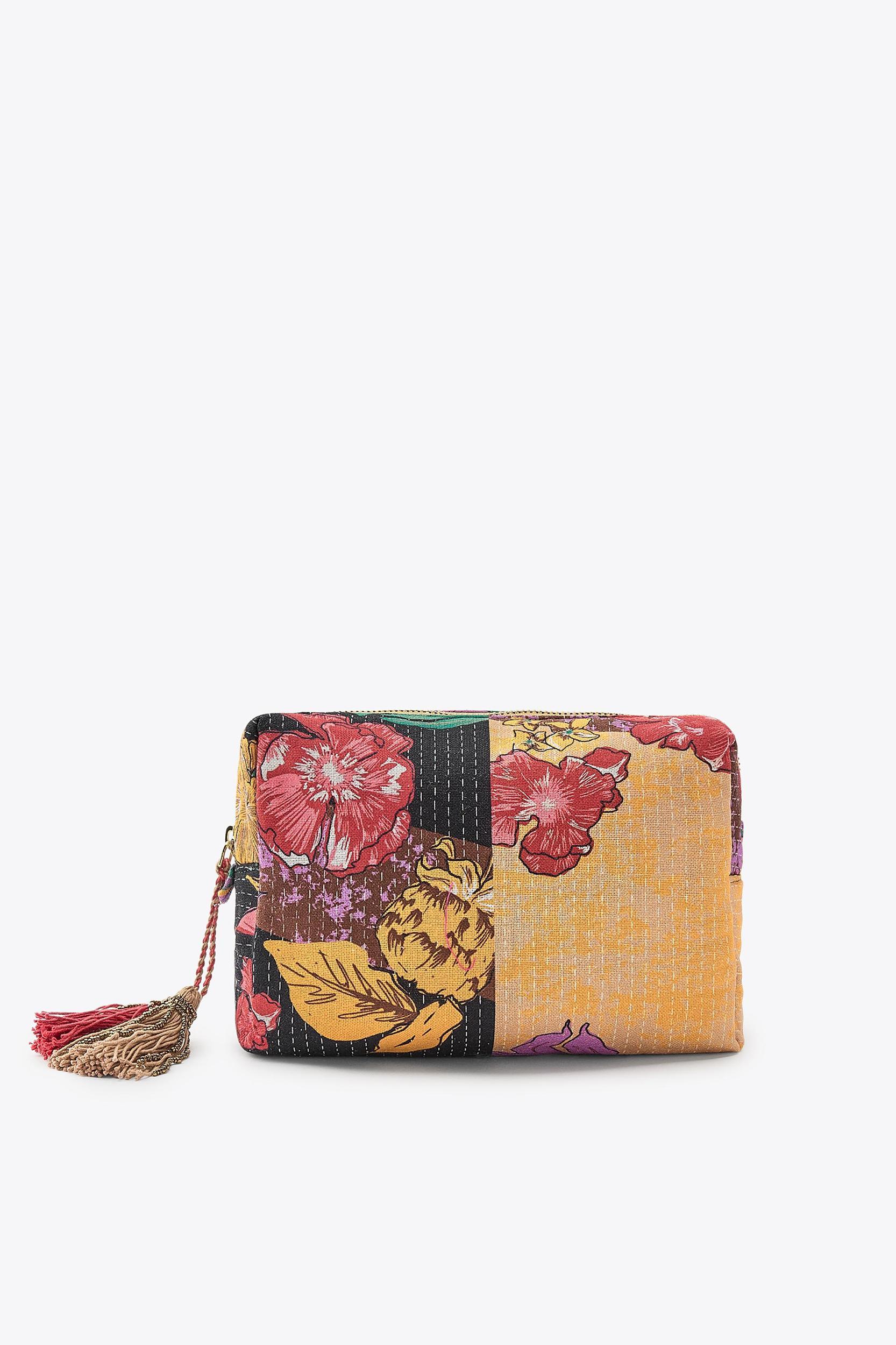 PRINTED QUILTED TOILETRY BAG Product Image
