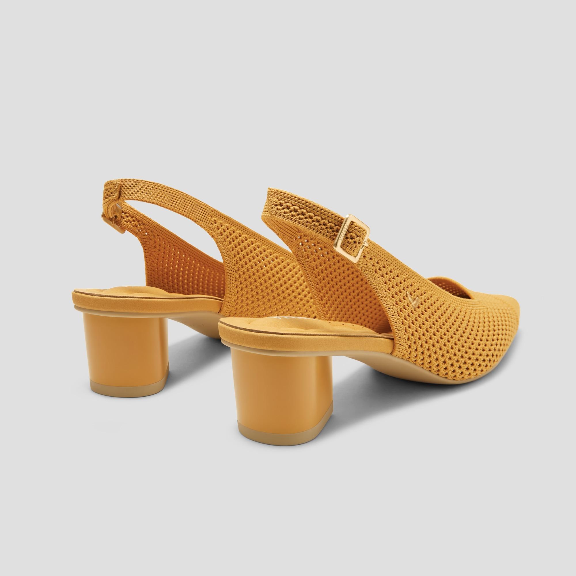 Pointed-Toe Slingback Sandals (Leah Pro) Product Image