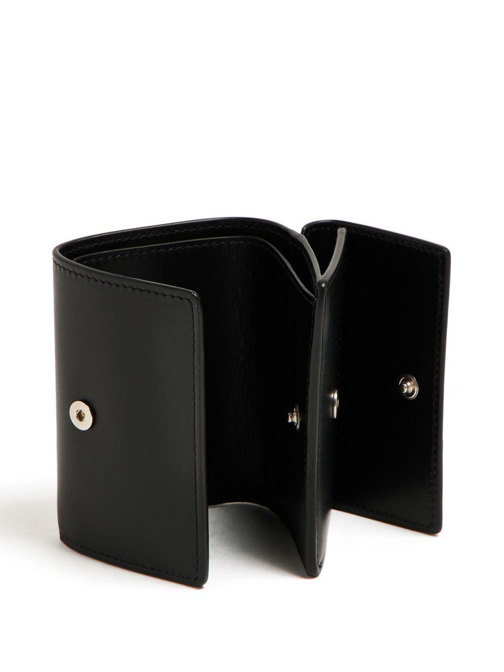Classic leather tri-fold wallet Product Image