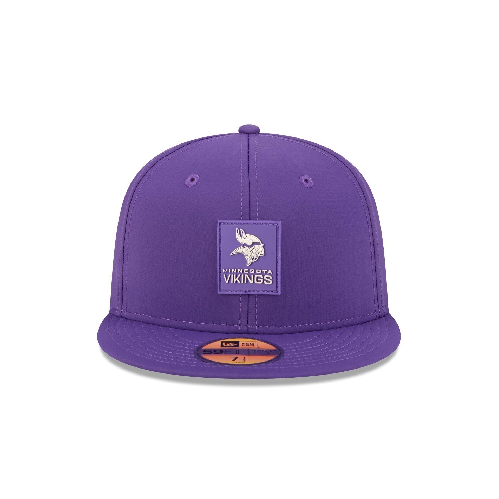 Cleveland Guardians Metallic Gold Logo 59FIFTY Fitted Hat Male Product Image