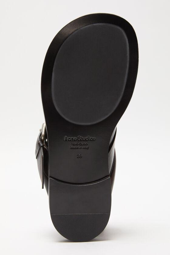 Leather buckle shoes Product Image