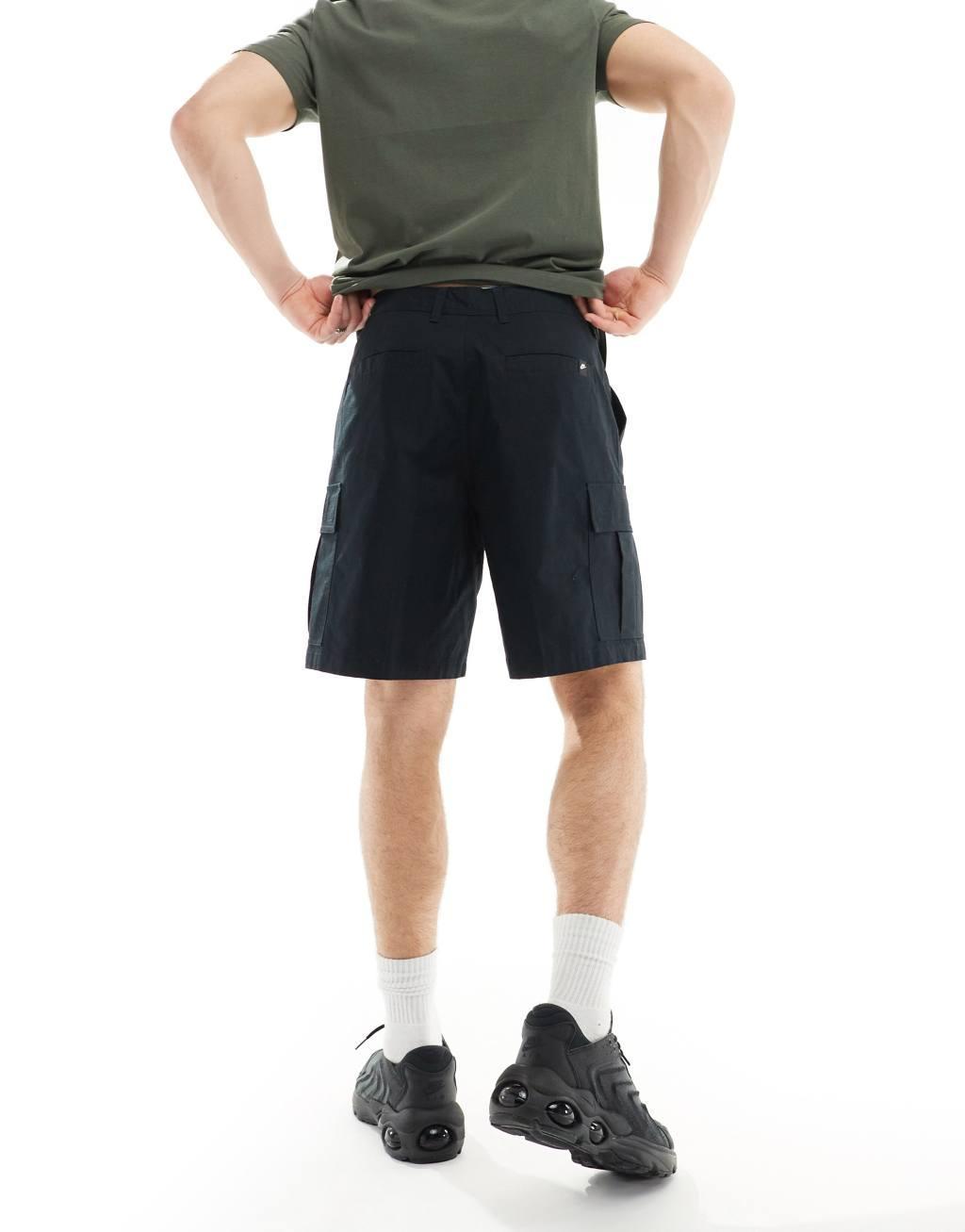 Nike Club woven cargo shorts in black Product Image