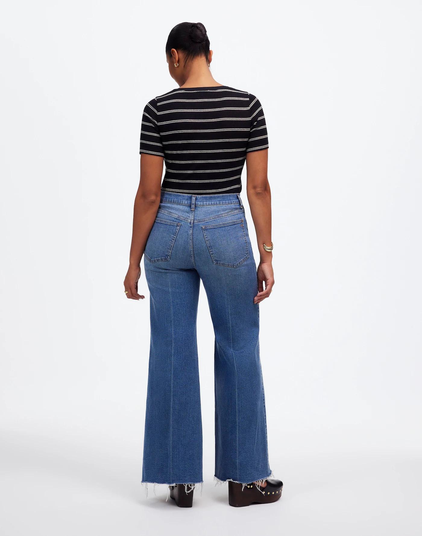 Curvy Flared Wide-Leg Crop Jeans in Oneida Wash Product Image