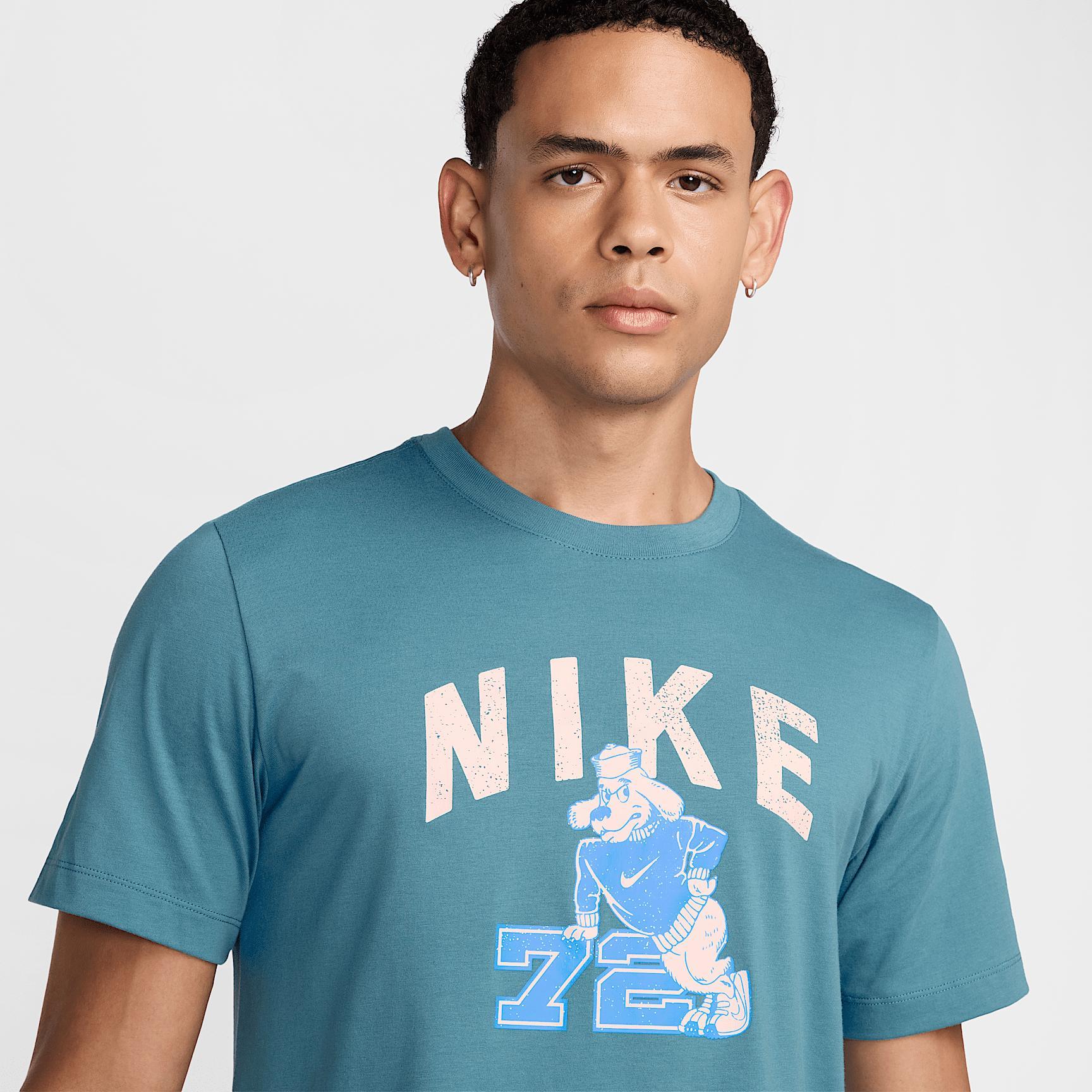 Nike Men's Fitness T-Shirt Product Image