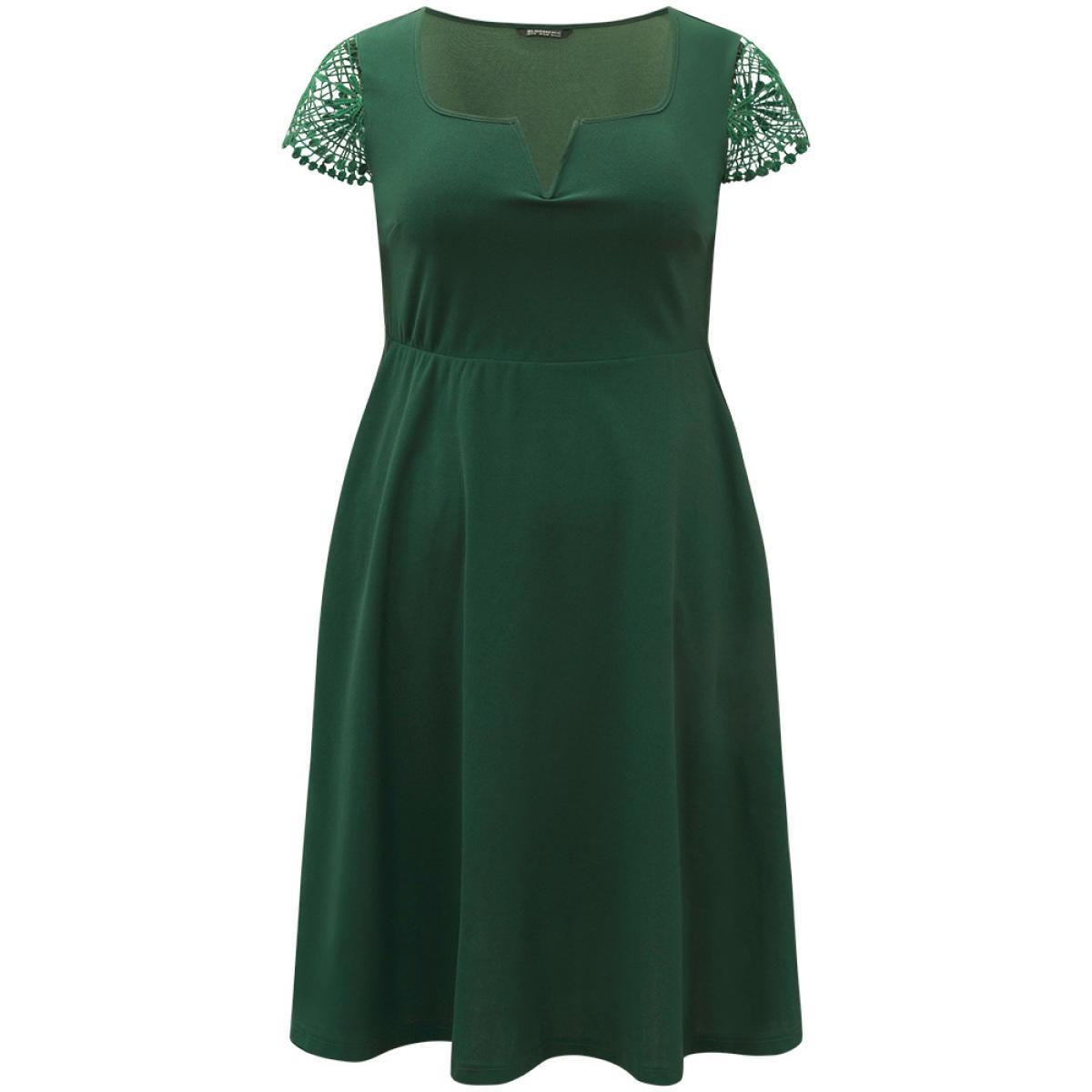 Plus Size Solid Notched Pocket Cut Out Patchwork Dress Green Women Office Patchwork Notched collar Sleeveless Curvy Midi Dress BloomChic 30/6X Product Image