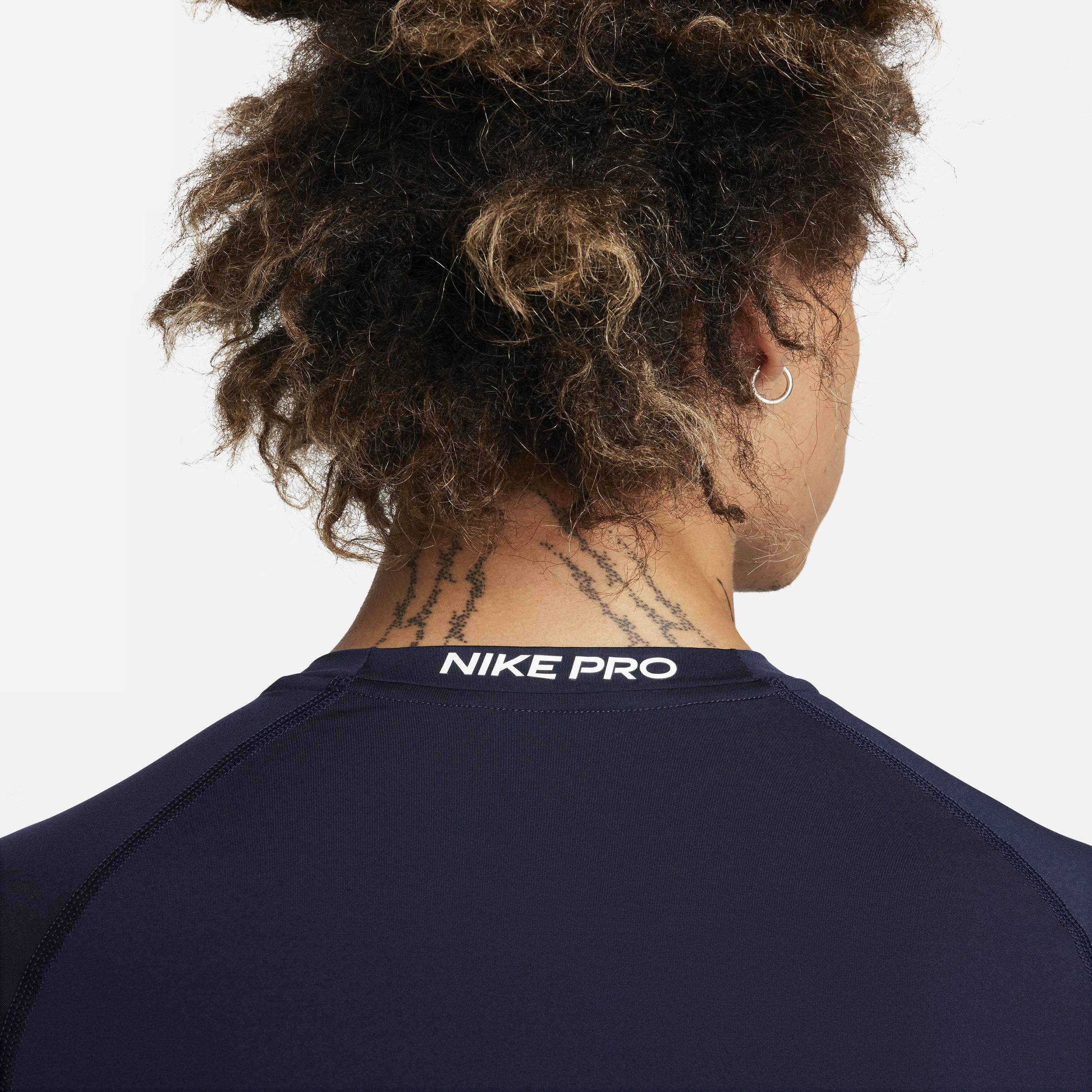 Nike Pro Men's Dri-FIT Slim Long-Sleeve Fitness Top Product Image