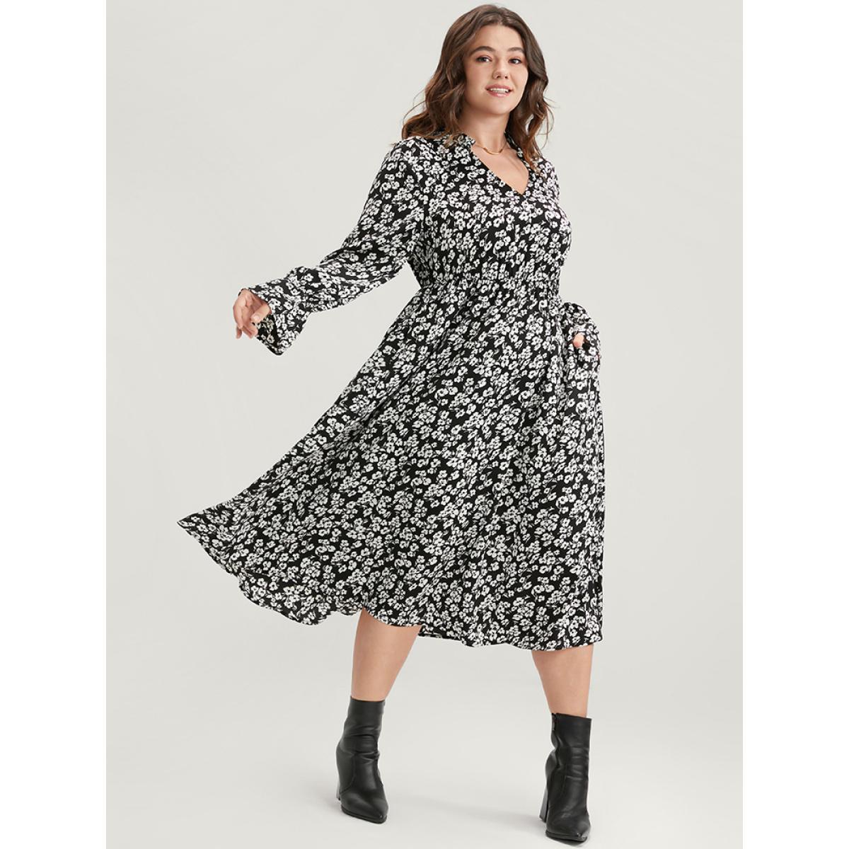 Plus Size Floral V Neck Pocket Flutter Hem Dress Black Women Casual Elastic Waist V-neck Long Sleeve Curvy Midi Dress BloomChic 18-20/2X Product Image