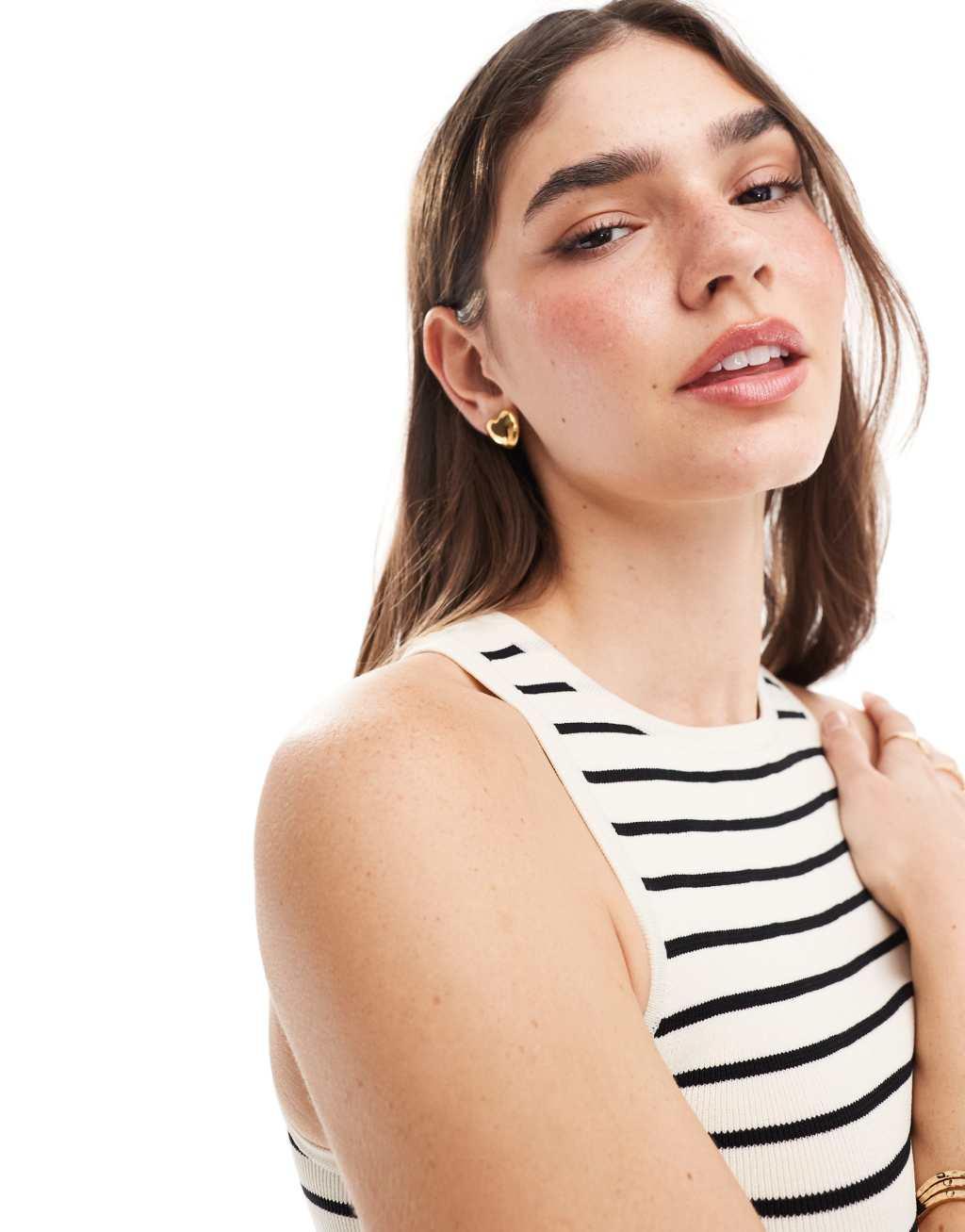 Vero Moda sleevess striped tank top in mono Product Image