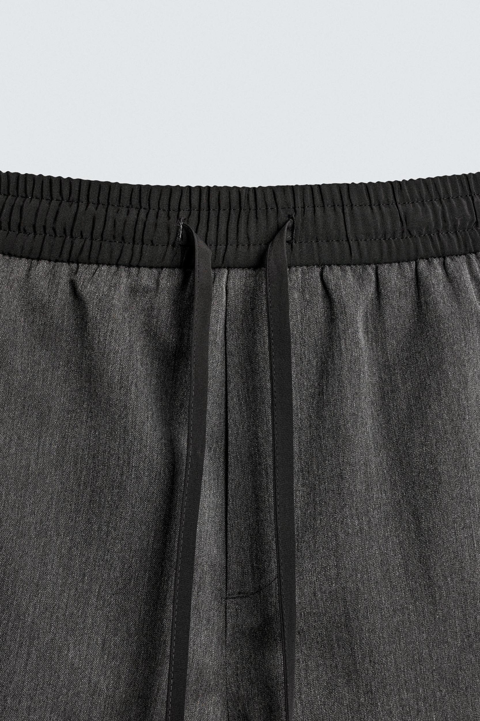 CONTRAST WAIST SHORTS Product Image