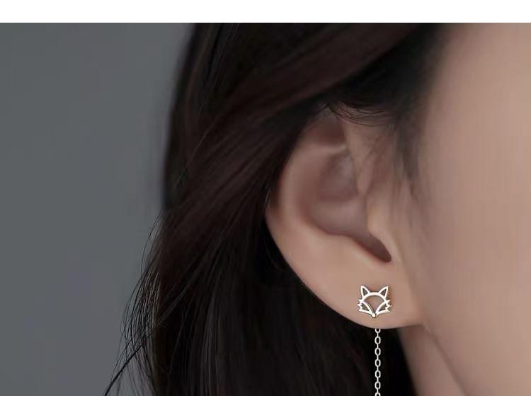 Sterling Silver Fox Threader Earring Product Image